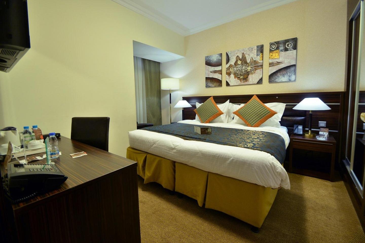 Golden Tulip Al Shakreen Medina Ngoại thất bức ảnh