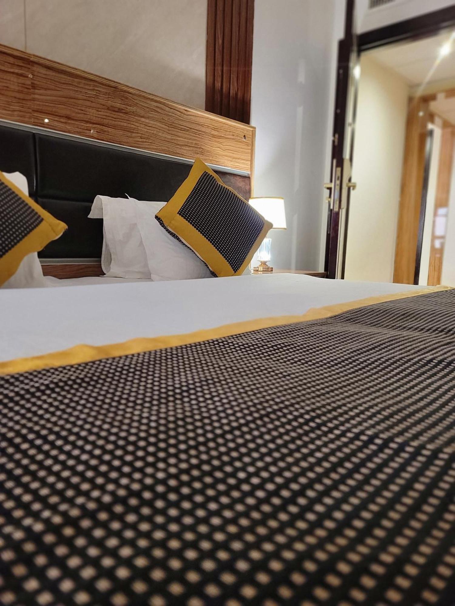 Golden Tulip Al Shakreen Medina Ngoại thất bức ảnh