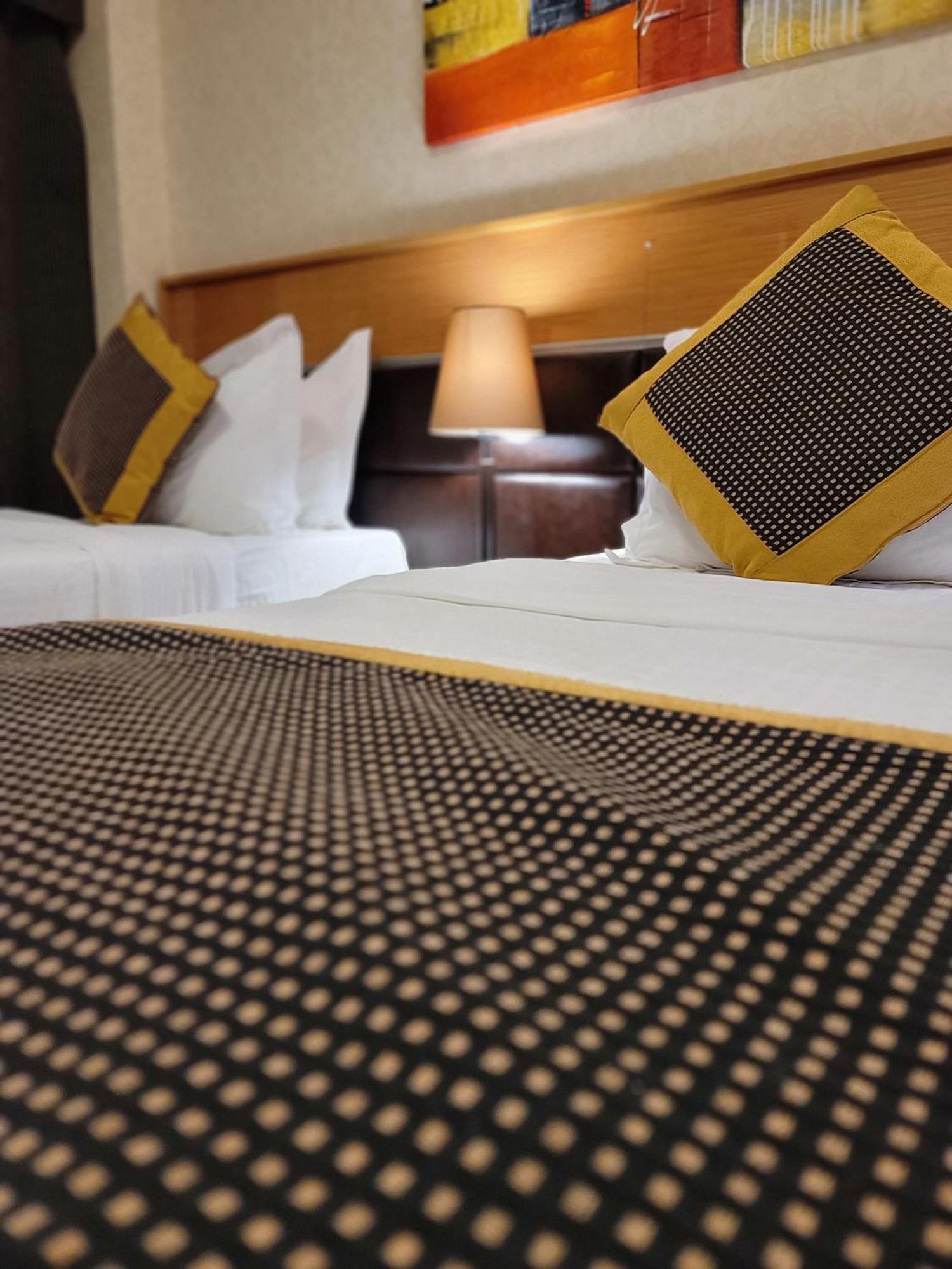 Golden Tulip Al Shakreen Medina Ngoại thất bức ảnh